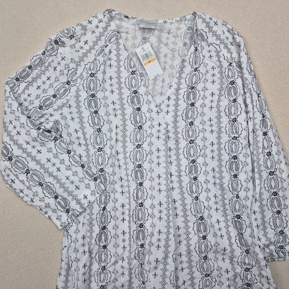 Van Heusen Women's V-Neck Button Up 3/4 Sleeve White/Black Sz S/P NEW WITH TAGS! - Picture 3 of 6